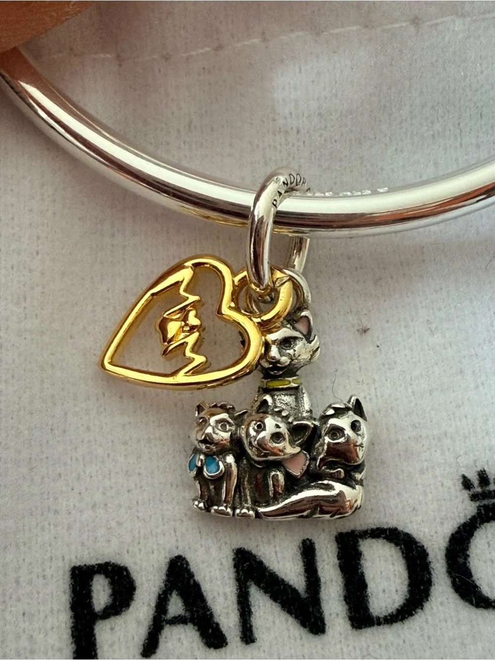PANDORA DISNEY ARISTOCATS DUCHESS & KITTENS DANGLE CHARM